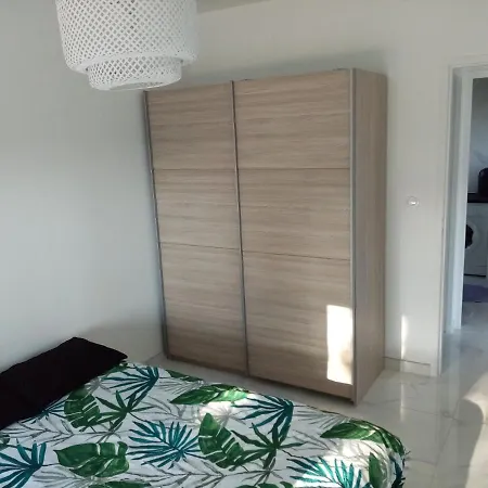 Maison Neuve Sans Vis à Vis *